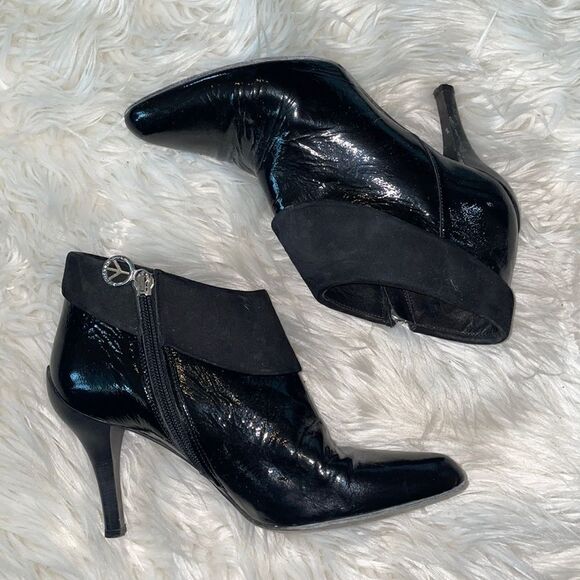 Donald J Pliner Rula Black Patent and Suede Donald Pliner Ankle Boot - Picture 1 of 8
